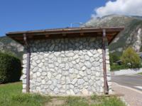 Piazzola per la fermata degli autobus in Comune di Amaro (Ud) 